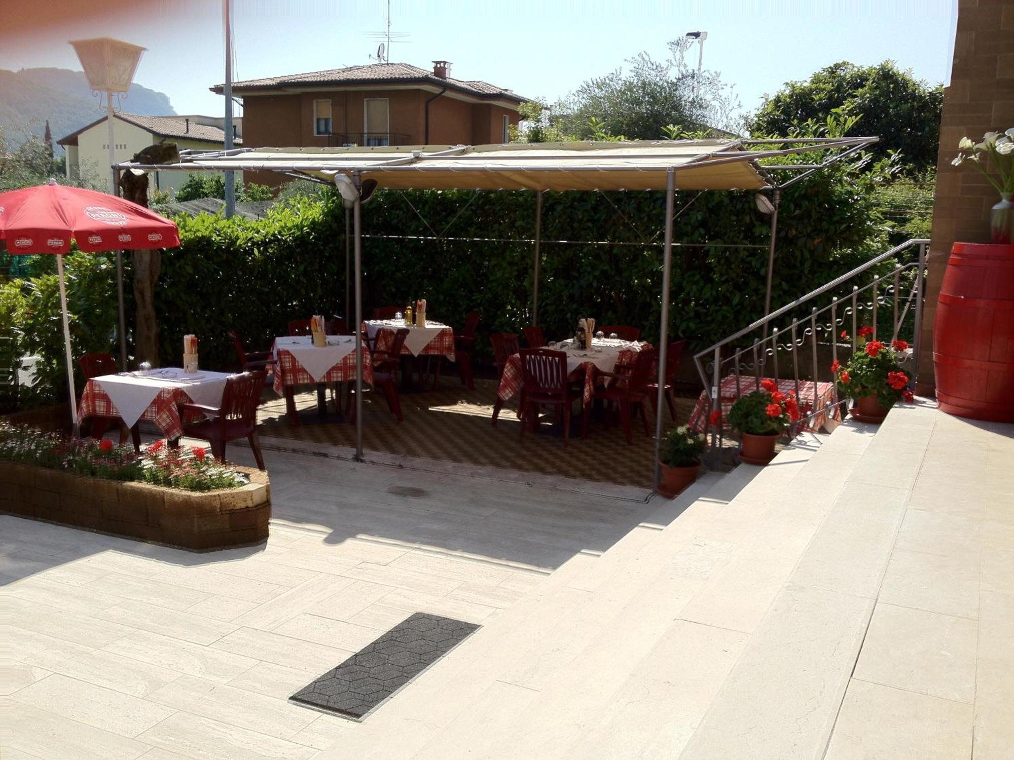 La Lanterna Hotel Garda  Exterior photo